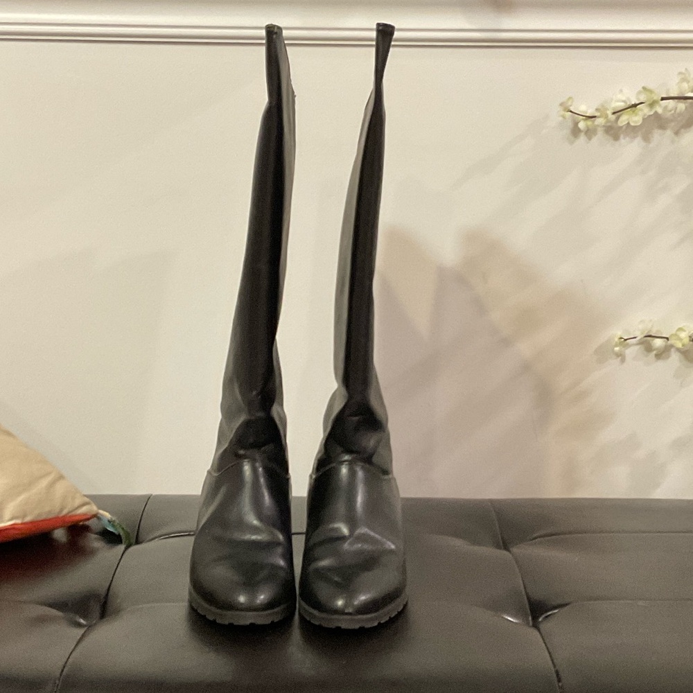 Santana Canada Sleek Black Knee-High Boots